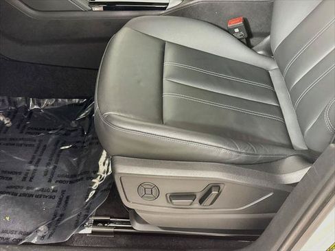 Certified 2025 Audi Q5 Premium w/ Convenience Package AWD/4WD image 12