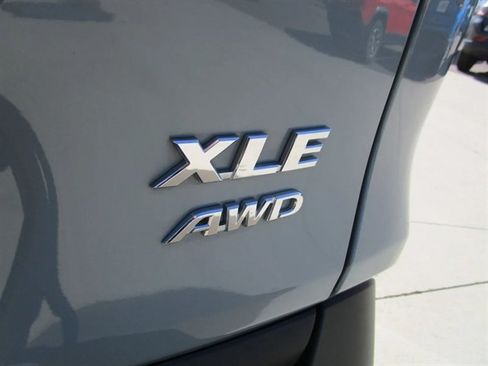 Used 2021 Toyota RAV4 XLE w/ Convenience Package AWD/4WD image 23