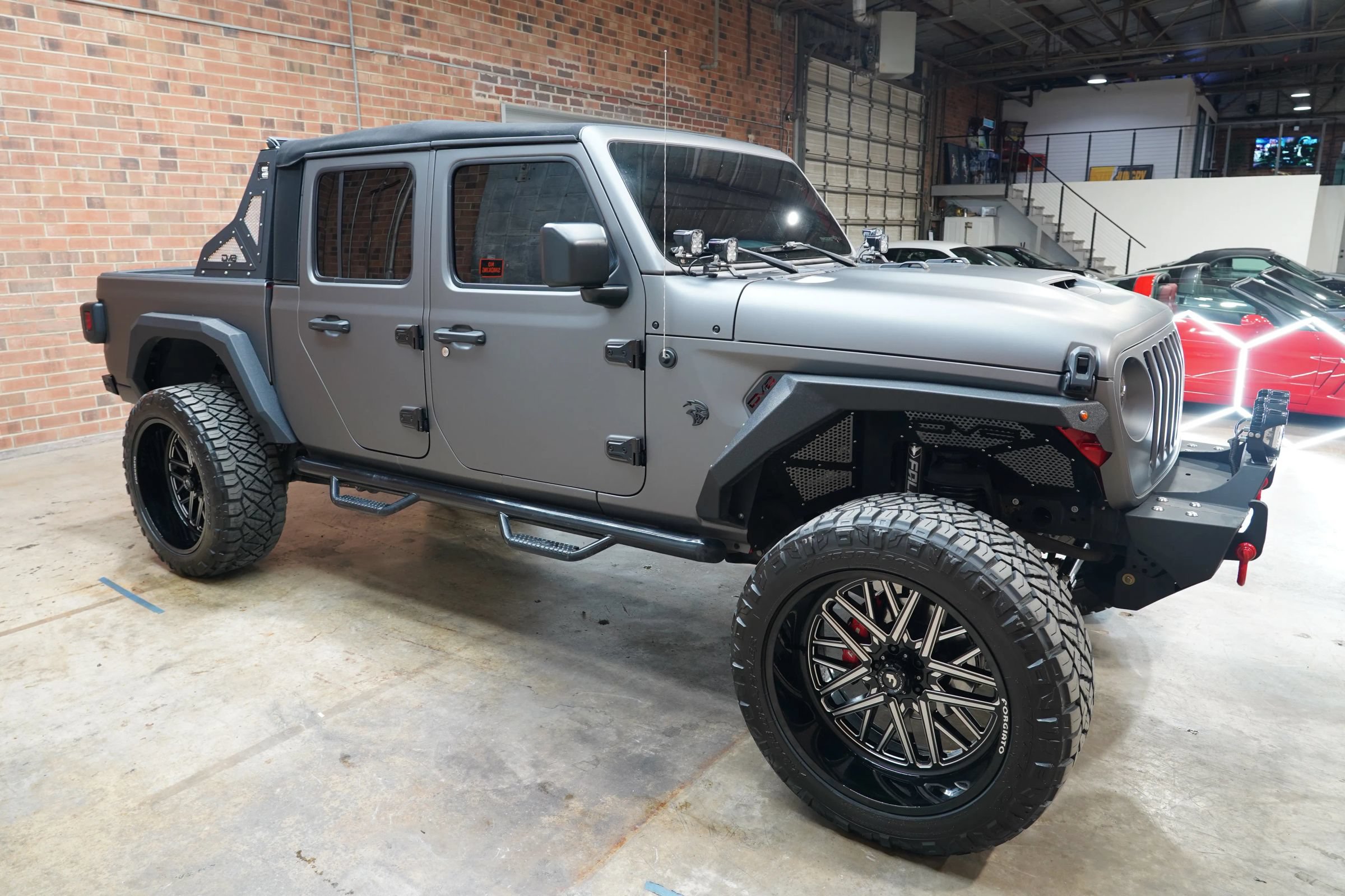 Used 2020 Jeep Gladiator Sport w/ Quick Order Package 24S AWD/4WD image 2