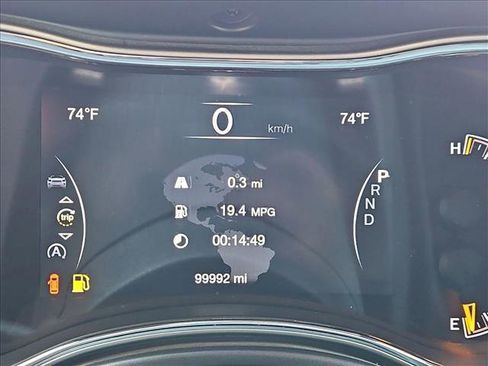 Used 2018 Jeep Grand Cherokee Overland RWD image 15