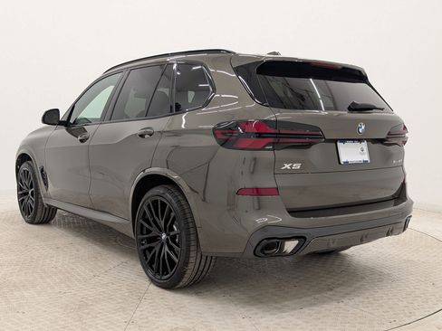 New 2026 BMW X5 sDrive40i w/ M Sport Package RWD image 3