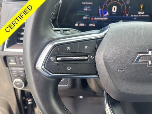 Used 2025 Chevrolet Suburban Z71 AWD/4WD image 16