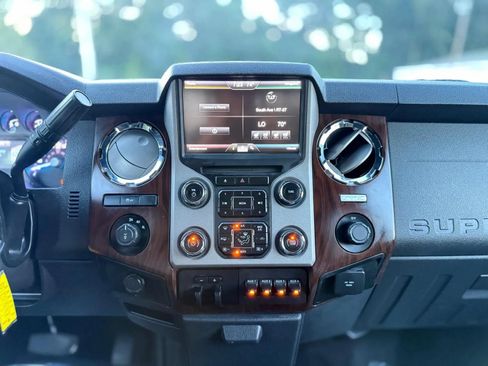 Used 2015 Ford F250 Lariat w/ Chrome Package AWD/4WD image 18