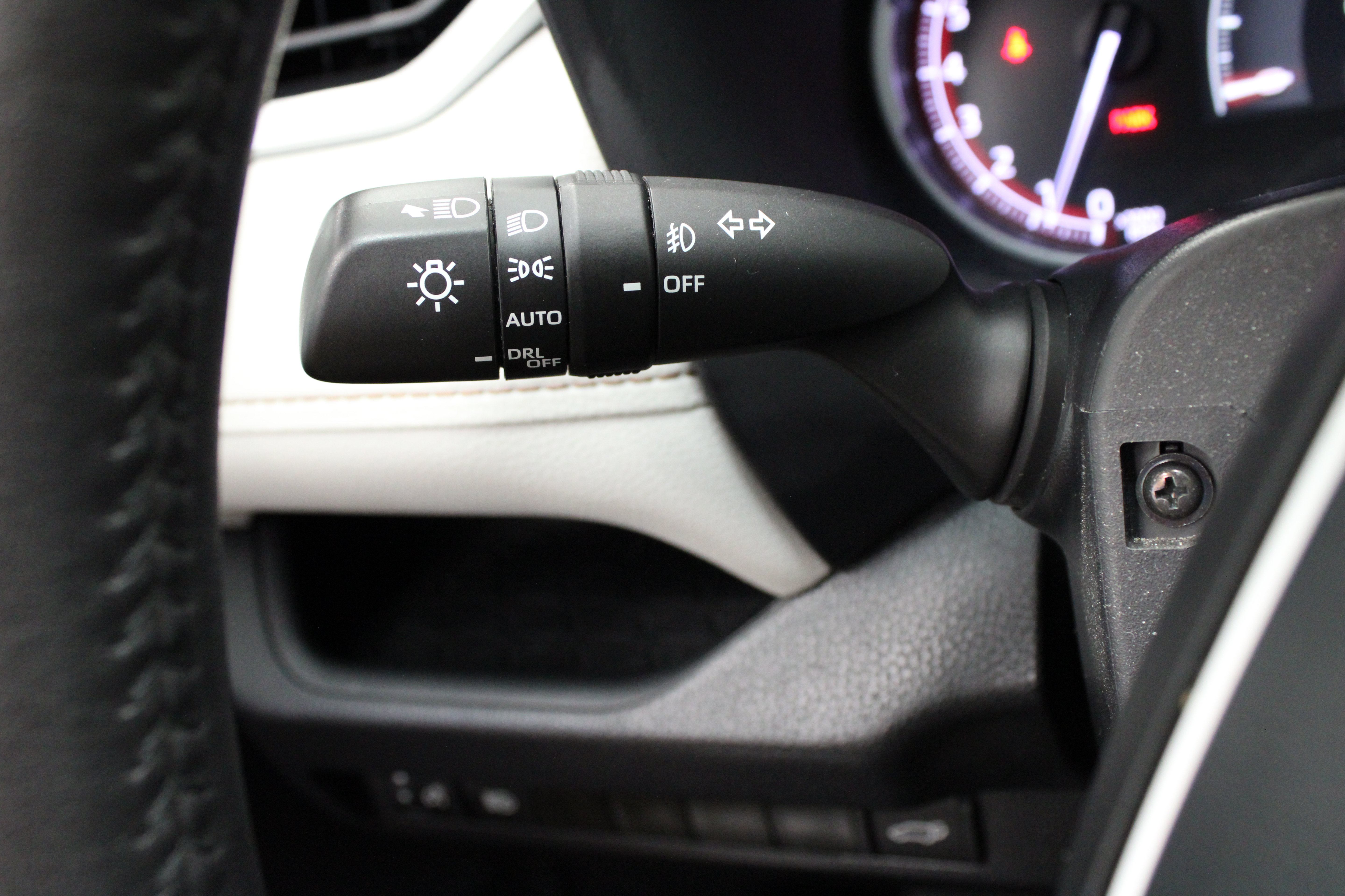 Used 2023 Toyota RAV4 XLE Premium FWD image 25