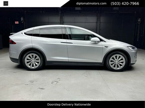 Used 2017 Tesla Model X 75D image 7