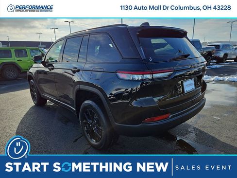 New 2025 Jeep Grand Cherokee Altitude image 5