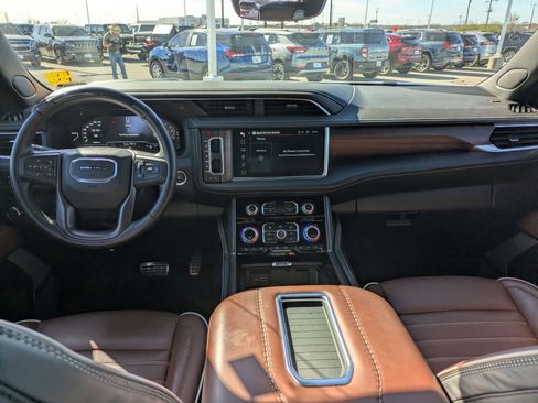 Used 2024 GMC Yukon Denali Ultimate image 17