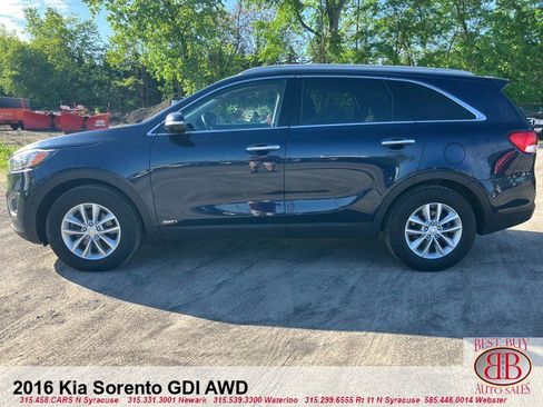 Used 2016 Kia Sorento AWD w/ LX Convenience Package image 4