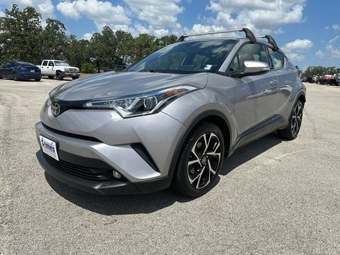Used 2019 Toyota C-HR Limited FWD image 2
