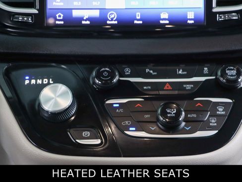 Used 2023 Chrysler Pacifica Touring-L FWD image 20