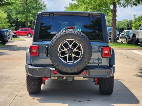 Used 2024 Jeep Wrangler Unlimited Rubicon w/ Technology Group AWD/4WD image 6