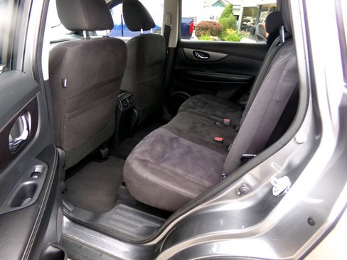 Used 2015 Nissan Rogue SV image 18