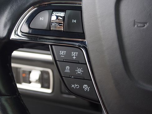 Used 2024 Lincoln Navigator Premiere image 28