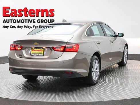 Used 2025 Chevrolet Malibu LT FWD image 5