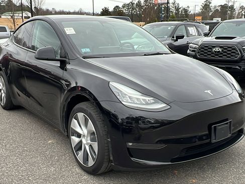 Used 2021 Tesla Model Y Long Range image 5
