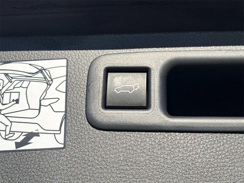 Used 2024 Toyota Highlander XSE image 35