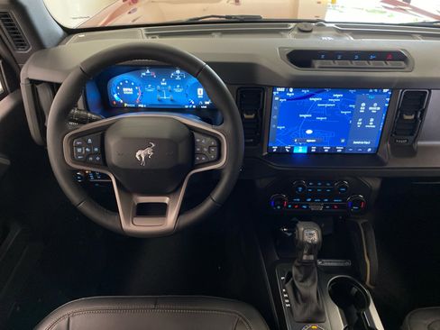New 2026 Ford Bronco Badlands AWD/4WD image 18