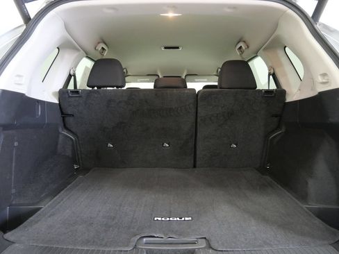 Used 2025 Nissan Rogue SV FWD image 24