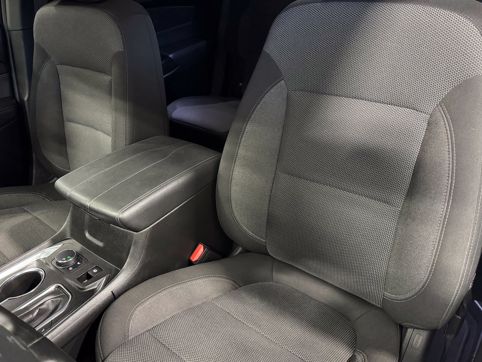 Used 2023 Chevrolet Traverse LT FWD image 31
