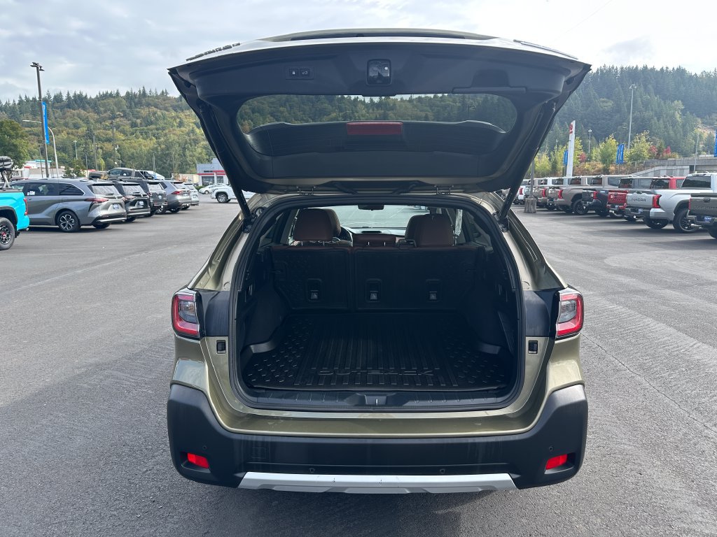 Used 2024 Subaru Outback Touring XT AWD/4WD image 11