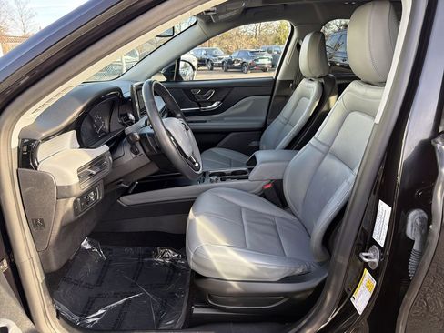 Certified 2022 Lincoln Corsair AWD w/ Premium Package image 11