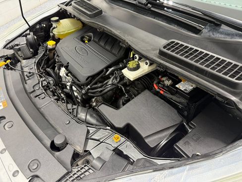 Used 2017 Ford Escape Titanium image 59