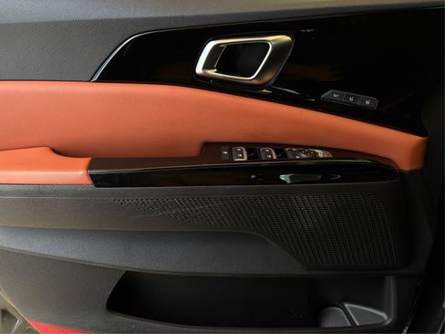 Used 2023 Kia Carnival SX image 21