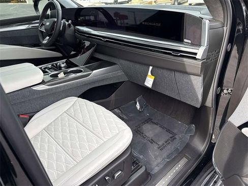 Used 2025 Cadillac Escalade V w/ LPO, ONYX Package image 14