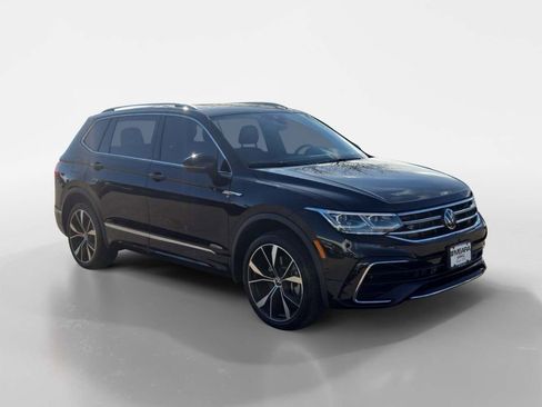 Used 2024 Volkswagen Tiguan SEL R-Line image 8