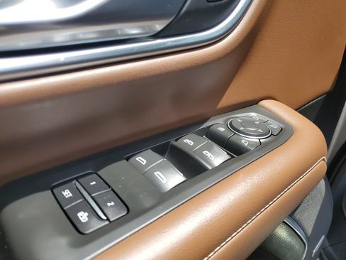 Certified 2021 Chevrolet Suburban High Country AWD/4WD image 29
