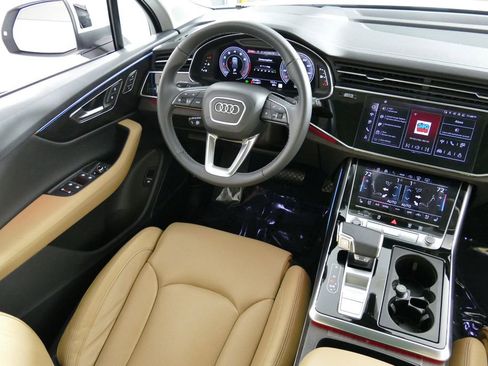 Used 2025 Audi Q7 3.0T Prestige AWD/4WD image 17