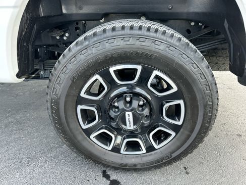 Certified 2025 Ford F350 Platinum AWD/4WD image 16