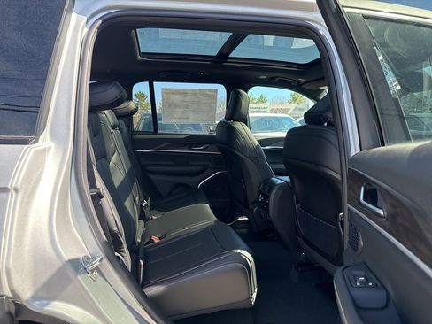 New 2026 Jeep Grand Cherokee Limited AWD/4WD image 28