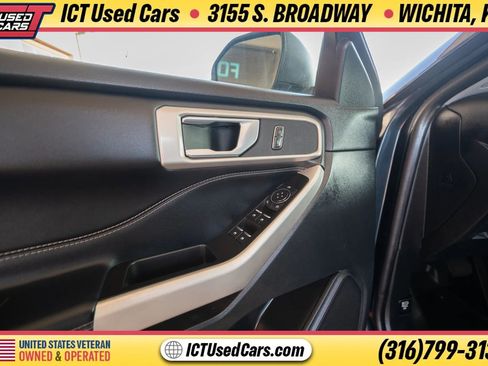Used 2022 Ford Explorer XLT w/ Equipment Group 202A AWD/4WD image 16