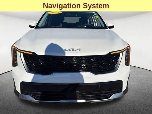 Used 2025 Kia Sorento EX w/ EX Panoramic Sunroof Package image 4