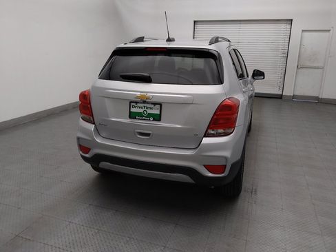Used 2020 Chevrolet Trax LT w/ LT Convenience Package FWD image 7