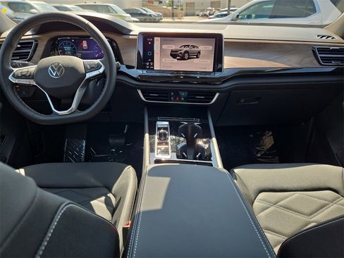 New 2025 Volkswagen Atlas SE image 16