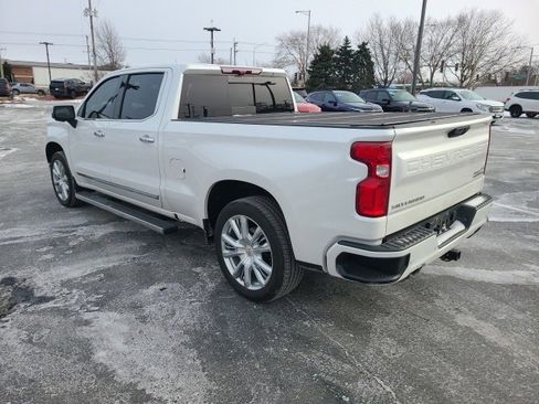 Used 2022 Chevrolet Silverado 1500 High Country w/ High Country Premium Package image 3