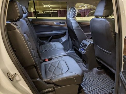 New 2026 Volkswagen Atlas SE image 24