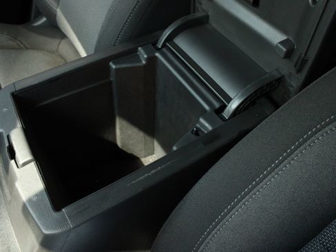 Used 2023 Chevrolet Traverse LT FWD image 50