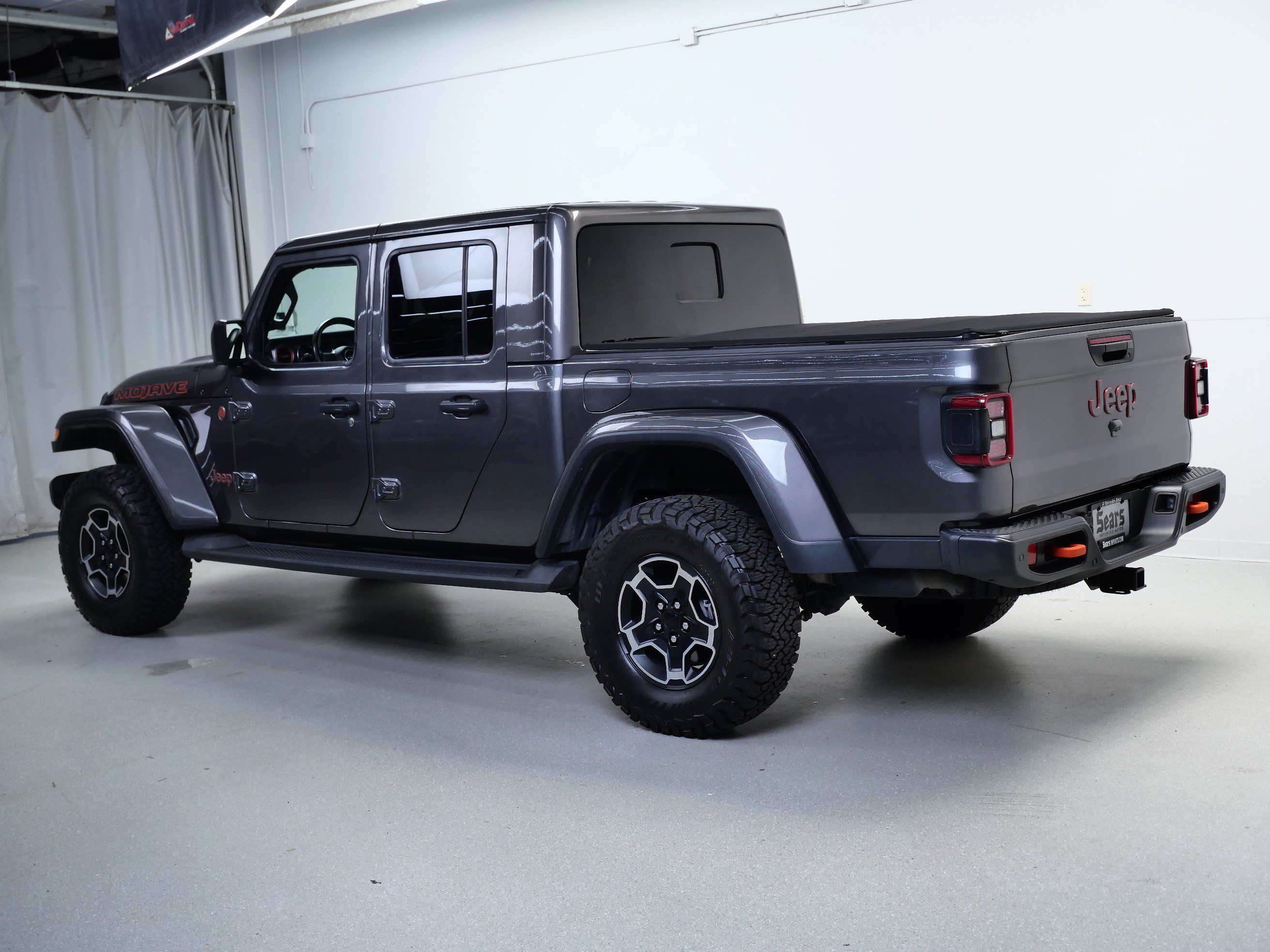 Used 2021 Jeep Gladiator Mojave AWD/4WD image 9