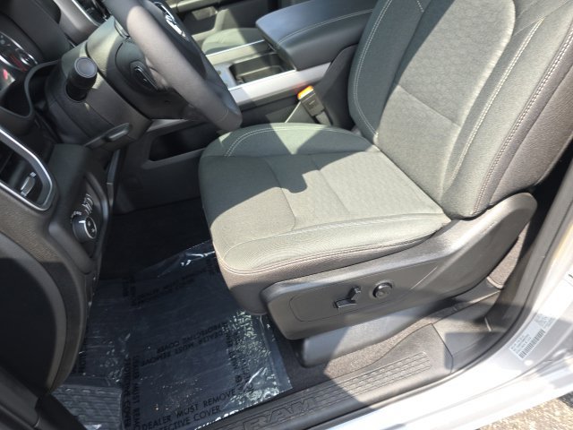 Used 2025 RAM 1500 Big Horn AWD/4WD image 15