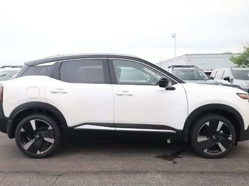 New 2026 Nissan Kicks SR FWD image 5