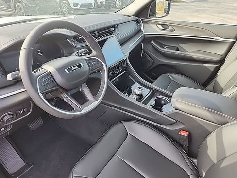 New 2025 Jeep Grand Cherokee L Limited w/ Black Appearance Package image 28