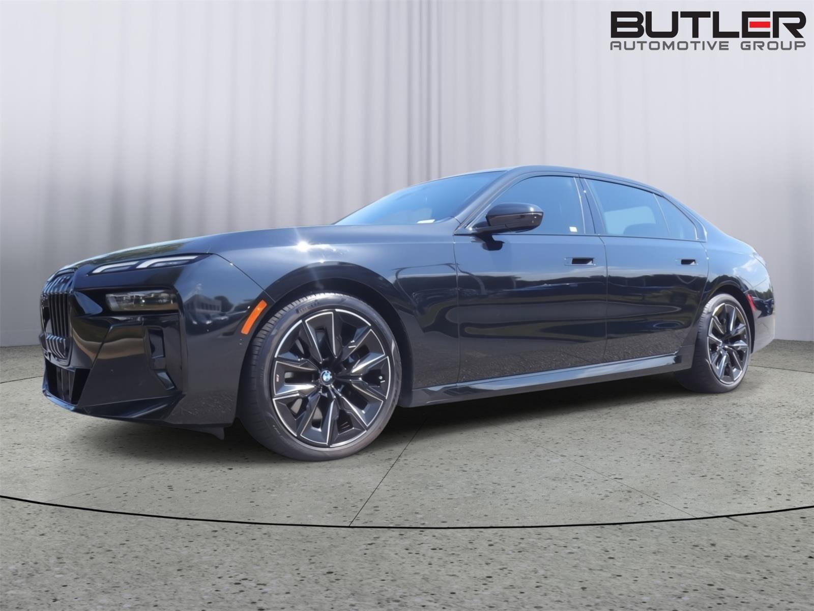 Used 2023 BMW 740i RWD image 1