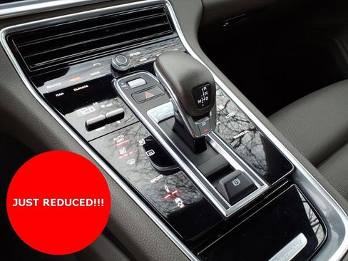 Used 2018 Porsche Panamera 4 image 24