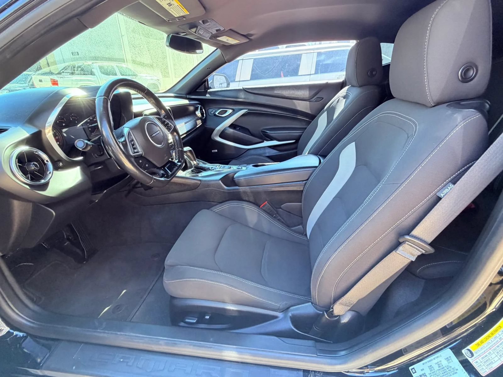 Used 2020 Chevrolet Camaro LT w/ Technology Package RWD image 10