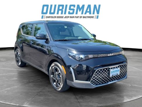 Used 2023 Kia Soul EX FWD image 1