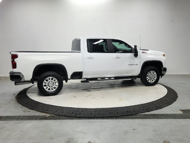 Used 2025 Chevrolet Silverado 2500 LT AWD/4WD image 9