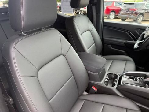 Used 2023 Chevrolet Colorado LT w/ LT Convenience Package III AWD/4WD image 29